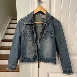 Classic Blue Denim Jacket with Frayed Hem